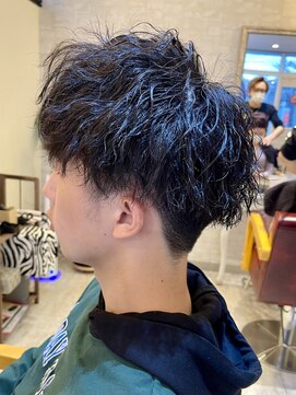 クオリア(Quaria) ツイストスパイラルパーマツーブロック刈り上げマッシュ☆彡