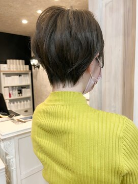キャアリー(Caary) 福山Caary20代30代小顔補正立体カットショートヘア.ショートボブ