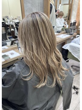 ジゼル(gisele) (稲毛)白髪ぼかしハイライト