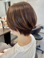 エファッセ(efface) やわらかショート×ベージュブラウン×ナチュラルカラー×襟足
