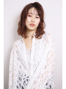 アヴァンティ ヘアーアンドスパ(avanti hair&spa) *シースルーバング×こなれウェーブ*