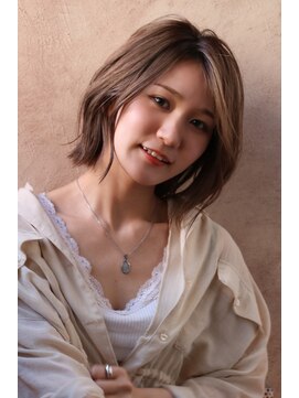 ムク(MuK) くびれ外はねボブ