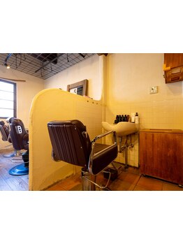 ONもOFFもキマる☆男性の骨格や髪質を活かしたスタイルをご提案！ひげ・眉などの身だしなみもお任せあれ！