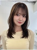 顔まわりたっぷりレイヤースタイル/20代・30代