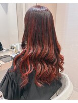 コーエン(cowen)&nbsp;ハッシュカットくびれヘア短め前髪デザインカラー美髪レッド50代
