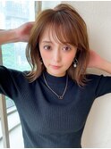 小顔外ハネミディアムひし形シルエットくびれミディ 伸ばしかけ
