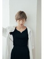 ダブル(W)&nbsp;ブロンドベージュ　ベビーバングマッシュ