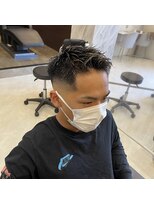 レム 長野(REM)&nbsp;スキンフェード/金メッシュ/フェードカット/メンズショート