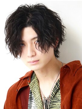 ゴールドシブヤ(GOALD SHIBUYA) #ミディアムウルフ×スパイラルパーマ　センターパート