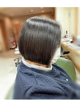 アエラス(Aeolus) 前下がりボブ