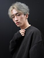 シルバーベージュスパイラルムーヴアップバング
