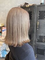 アチーブリス(achieve Liss)&nbsp;ハイトーンベージュ 立体感ブリーチ艶感ストレート大人可愛い