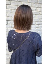 リビング(LiVing)&nbsp;外ハネショートボブ