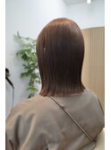 スリークタイトなミディアムヘア　〈大阪/髪質改善/縮毛矯正〉