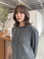 ロニ(LONI) くびれミディヘアー