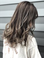 ワンバイワン(One×One)&nbsp;【花菜】グレーベースのハイライトカラー