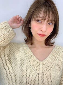 シー バイ ロンド 新宿(Sea by Lond) ミルクティーベージュ外ハネシースルーバングボブ