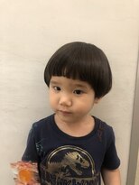 マカロンコワフュールドウシワカマル(macaron coiffure de ushiwakamaru) kidsカット緩めのきのこ