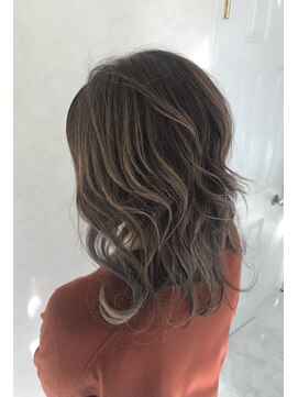 レオン(LEON) セミロング