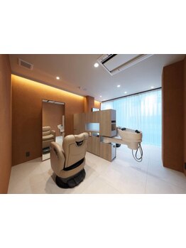 【難波駅徒歩1分】駅近＆好立地で通いやすさ◎スタイリッシュな店内で日常を忘れくつろげるひと時を―＊