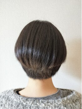 美容室ヒロの写真/“白髪をお洒落に活かす”グレイカラーが人気！気になり始めた白髪も自然な仕上がりで上品にカバーできる♪