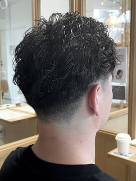 フェリアファム 北千里(FERIA fam) メンズショートパーマ