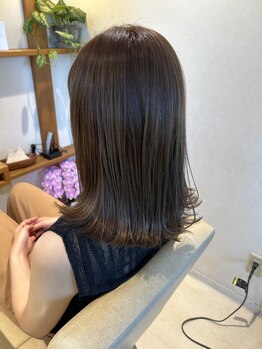 ククナ(Kukuna)の写真/再現性の高いカットでサロン帰りの仕上がりが続く！伸びてもまとまるスタイルで毎日のスタイリングも楽に♪