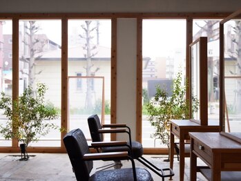 ニアー(near)の写真/マンツーマンの施術で、髪のお悩みも相談しやすい！ゆったりリラックスできる接客を心がけています◇