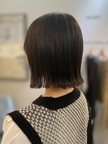 ジエクト ヴィシア(The Ect VIXIA) 切りっぱなしボブ/刈り上げボブ/くすみベージュ