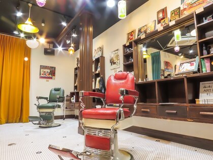 バーバー アカダマの写真