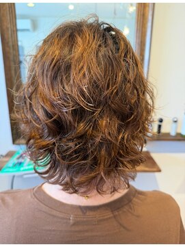 ウルフベースにパーマで動きを！