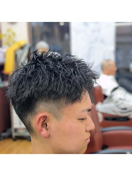 ふかみ理容院 ツイストピンパーマ×ツーブロックフェード×ジェル仕上げ