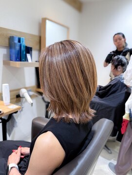 ステラバイケンジ 藤沢(STELLA by KENJE) 白髪ぼかし30代40代50代細かめハイライトグレージュ