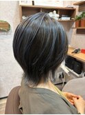 透明感ブルーハイライト×くびれショートウルフ