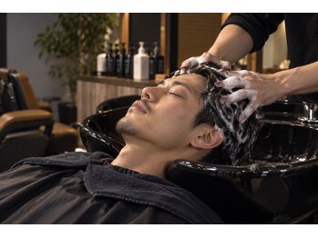 ルーダス 新保店(Rudus)の写真/【頭皮から清潔感を】メンズカット＋ヘッドスパで、髪も頭皮もすっきり。