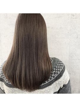 プラグ バイ ネオリーブ(plug by neolive) ミルキーグレージュとAujuaトリートメントで艶髪 美容室横浜