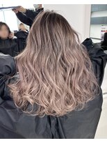 アライブ キチジョウジ(ALIVE Kichijoji)&nbsp;ALIVE吉祥寺 バレイヤージュアッシュブラウンベージュ外ハネボブ