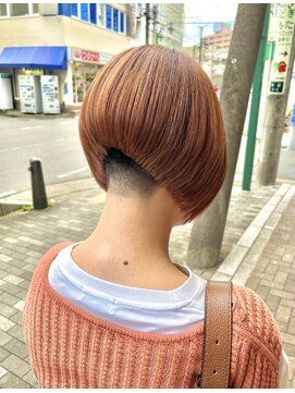ファーレンピュアスウィート(fahren-pure-suite) 刈り上げ前下がりボブ