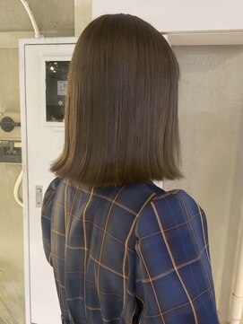 マジコ 原宿(Magico) ミディアム/オリーブグレージュ/ダブルカラー/原宿