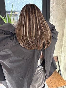 ルーフアクト(LUFE act) 明るめハイライト×レイヤーカット