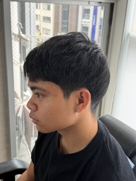 メグロバーバーショップロッポンギ 目黒六(MEGURO BARBER SHOP 6PPONGI) スパイキーショート(2wayスタイル)