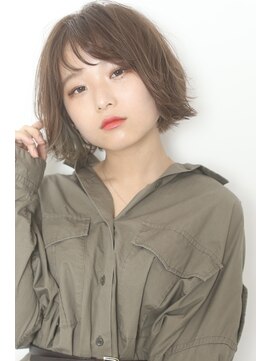 フレア志ミラーレ(flare) セミウェット質感のショートボブ