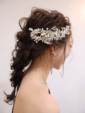 e.m.a プレミアムビューティーサロン 栄駅店(e.m.a PREMIUM BEAUTY SALON) 編み下ろし二次会アレンジ