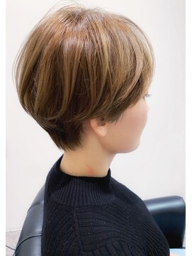 ジエクト 本店(The Ect) ベージュカラー×韓国マッシュショート×白髪ぼかしハイライト