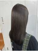 オリーブグレージュ