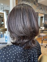 ビュートリアム 南青山(BEAUTRIUM)&nbsp;くびれミディアムレイヤー ツヤ髪 20代30代40代