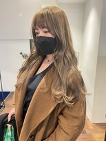 トレス(TRESS)&nbsp;外ハネレイヤー　切りっぱなしボブ　ベージュカラー