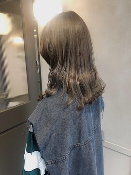 アパートメント オブ ソロン(The Apartment of Solon) 【所渉】ダブルカラー/ペールベージュ/レイヤーカット