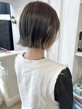 キャアリー(Caary) 福山市美容室Caary切りっぱなしボブ・ベージュインナーカラー