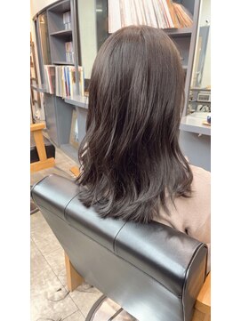 オト(oto) ふんわり揺れる 透明感たっぷりトレンドセミロング